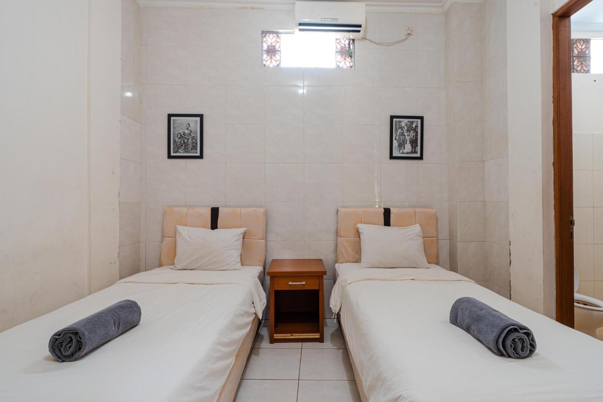 Anyar Wisma tamu 2*