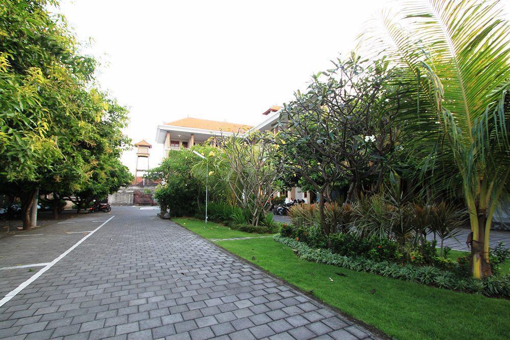 Anyar Wisma tamu